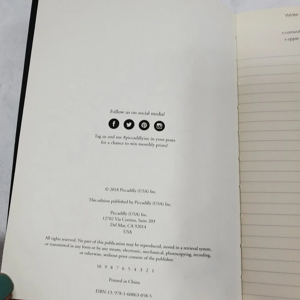 Write the Story: Creative Writing Journal Notebook 100‎ Prompts Class Project